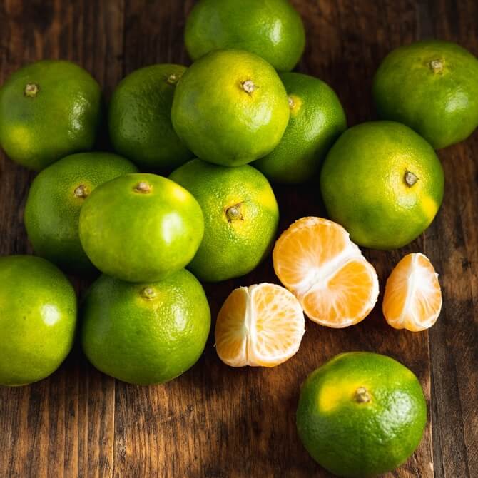 Green satsumas 1kg / Riverford