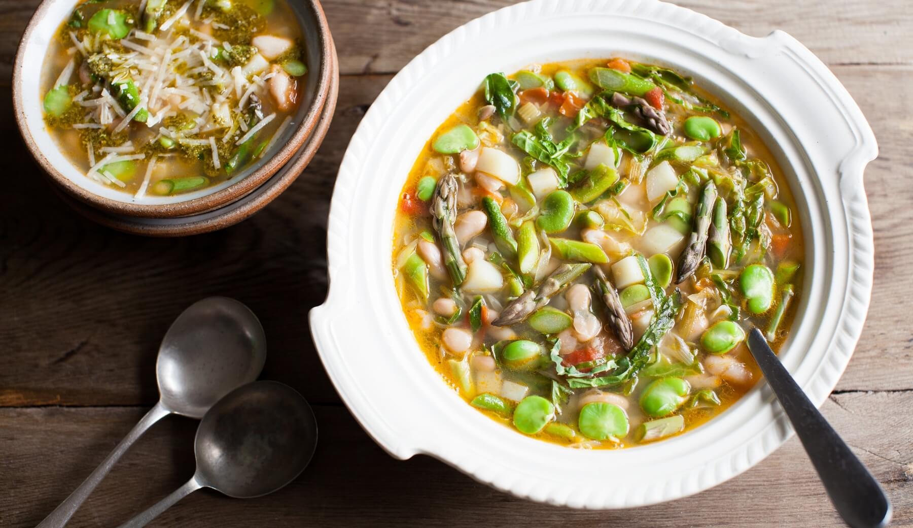 Asparagus minestrone with cannellini beans & greens / Riverford