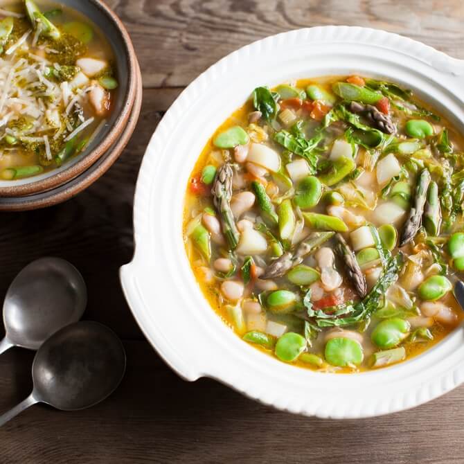 Asparagus minestrone with cannellini beans & greens / Riverford