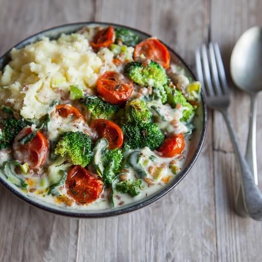 Broccoli, tomato and wild garlic wheatberries recipe / Riverford