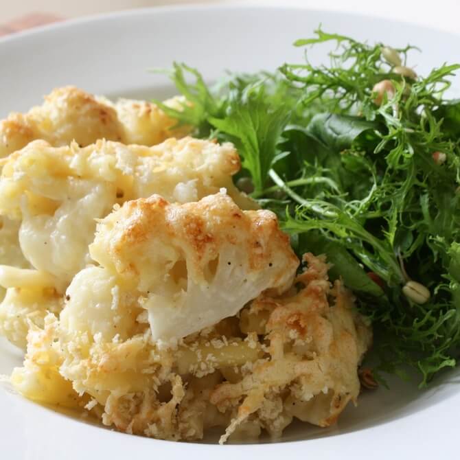 Cauliflower and blue cheese macaroni recipe / Riverford
