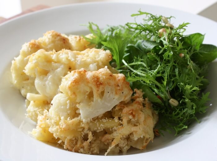 Cauliflower and blue cheese macaroni recipe / Riverford