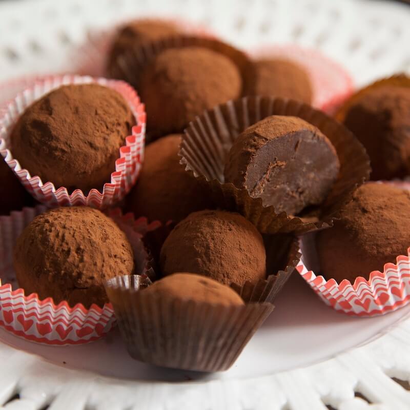 Dark chocolate truffles recipe / Riverford