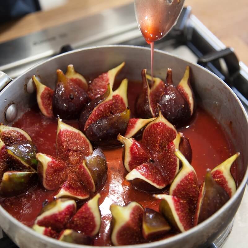 Figs baked in honey, lemon and cinnamon recipe / Riverford