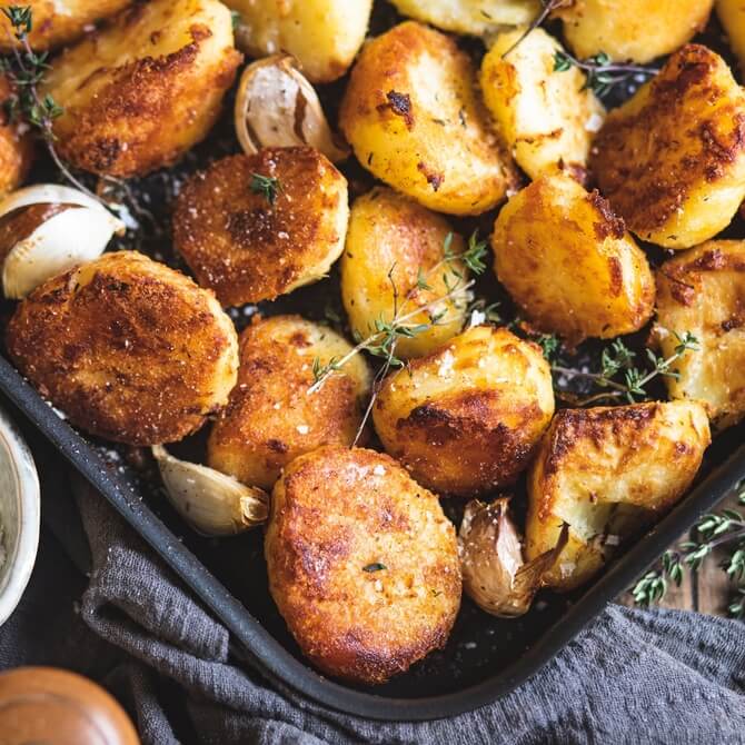 The best roast potatoes recipe / Riverford