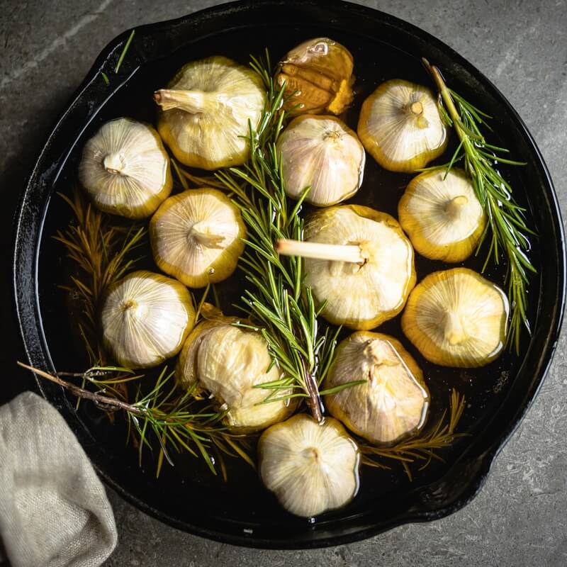 Garlic confit & garlicinfused oil recipe / Riverford
