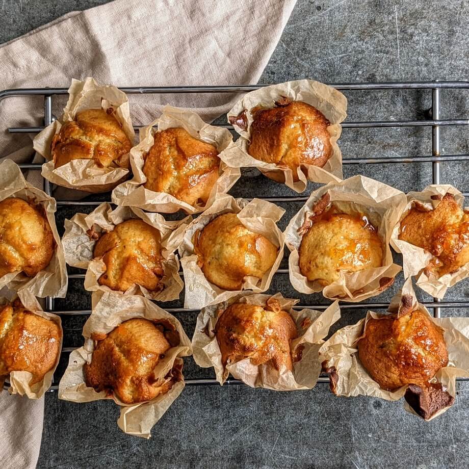 Sticky onion marmalade recipe / Riverford