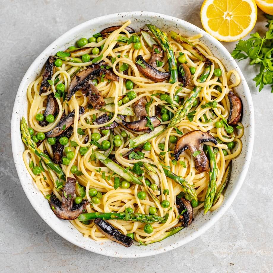 Caprese style asparagus recipe / Riverford