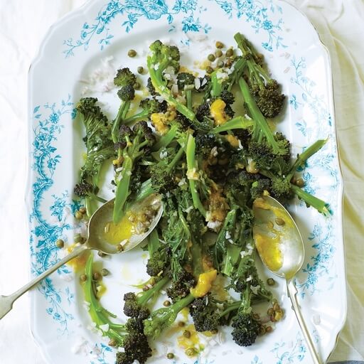 Roast shallots, leeks and garlic recipe / Riverford